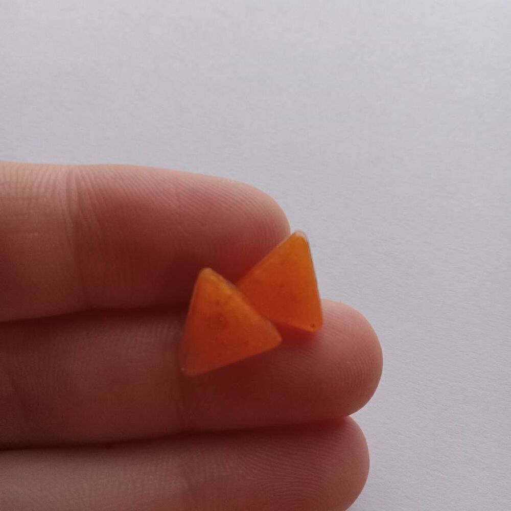5/$25 Orange resin triangle stud earrings - Picture 3 of 3